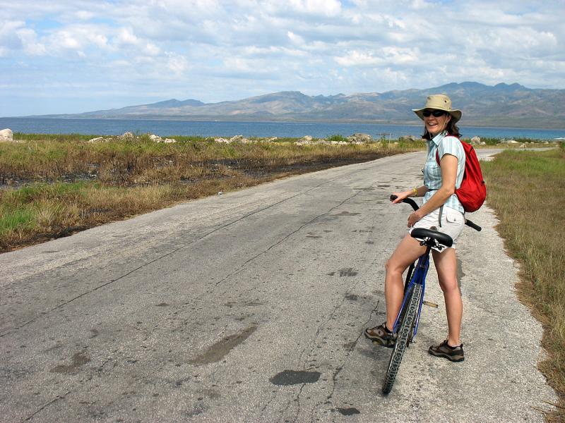 IMG_0162.jpg - Premier essai pour aller à Trinidad à vélo... on a une crevaison deux minutes après cette photo... pénible retour à l'hôtel.