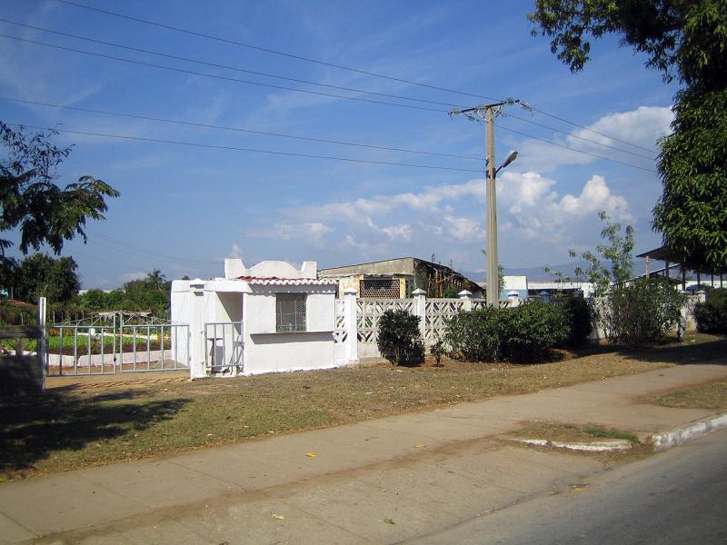 IMG_8825.jpg - Banlieu de Trinidad