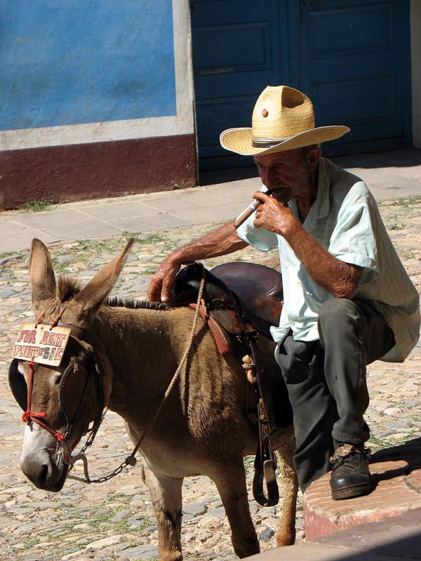IMG_0206.jpg - On fait ce qu'on peut pour gagner son pain ici.