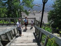 On va faire un tour sur le bord du fleuve.