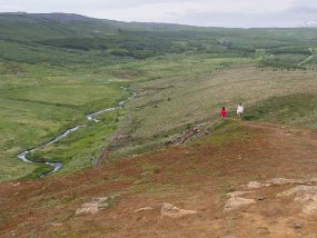 IMG_5769r Geyser Strokkur à Geysir - Vue de la vallée de l'autre côté de la colline.