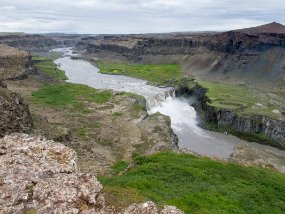 IMG_8671r Hafragilsfoss - Wikipedia: Hafragilsfoss is a waterfall in Iceland. The waterfall flows downstream from Dettifoss within the depths of the Jökulságljúfur...